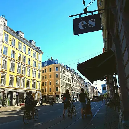Authentic Copenhagen! 1st Floor, 2 X Doub Bed, Fully Furnishd, Check In 3 Pm-11 Pm