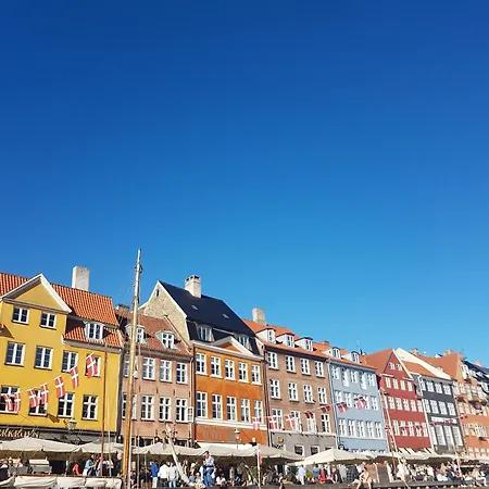 Lägenhet Authentic Copenhagen! 1st Floor, 2 X Doub Bed, Fully Furnishd, Check In 3 Pm-11 Pm *