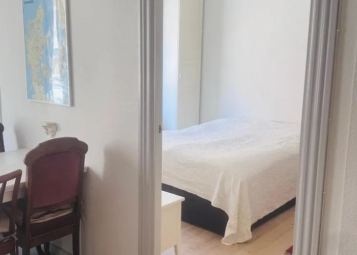 Authentic Copenhagen! 1st Floor, 2 X Doub Bed, Fully Furnishd, Check In 3 Pm - 3 Am København