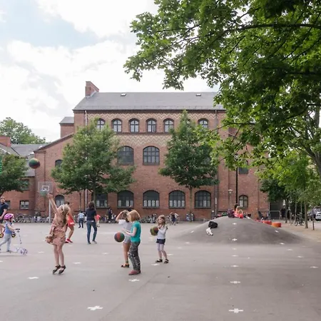 Authentic Copenhagen! 1st Floor, 2 X Doub Bed, Fully Furnishd, Check In 3 Pm - 3 Am