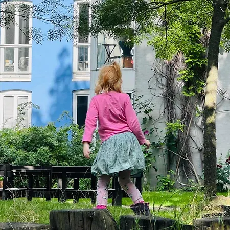 アパート Authentic Copenhagen! 1st Floor, 2 X Doub Bed, Fully Furnishd, Check In 3 Pm - 3 Am コペンハーゲン