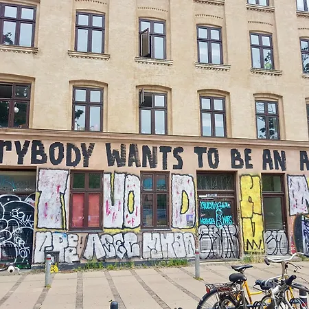 Authentic Copenhagen! 1st Floor, 2 X Doub Bed, Fully Furnishd, Check In 3 Pm - 3 Am *