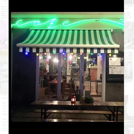 Authentic Copenhagen! 1st Floor, 2 X Doub Bed, Fully Furnishd, Check In 3 Pm - 3 Am *